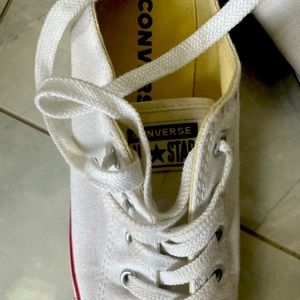 Women’s Converse Size 8